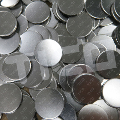 16.2*0.5mm مواد البطارية سلسلة CR20xx المساحة الخلية 100 قطعة لكل عبوة